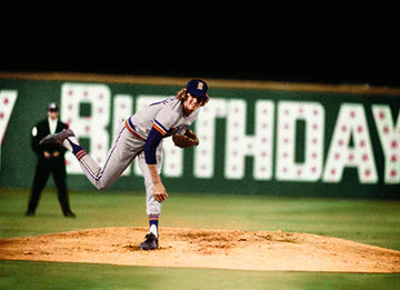 Avanti - Mark Fidrych Pitching Foldout Birthday Card