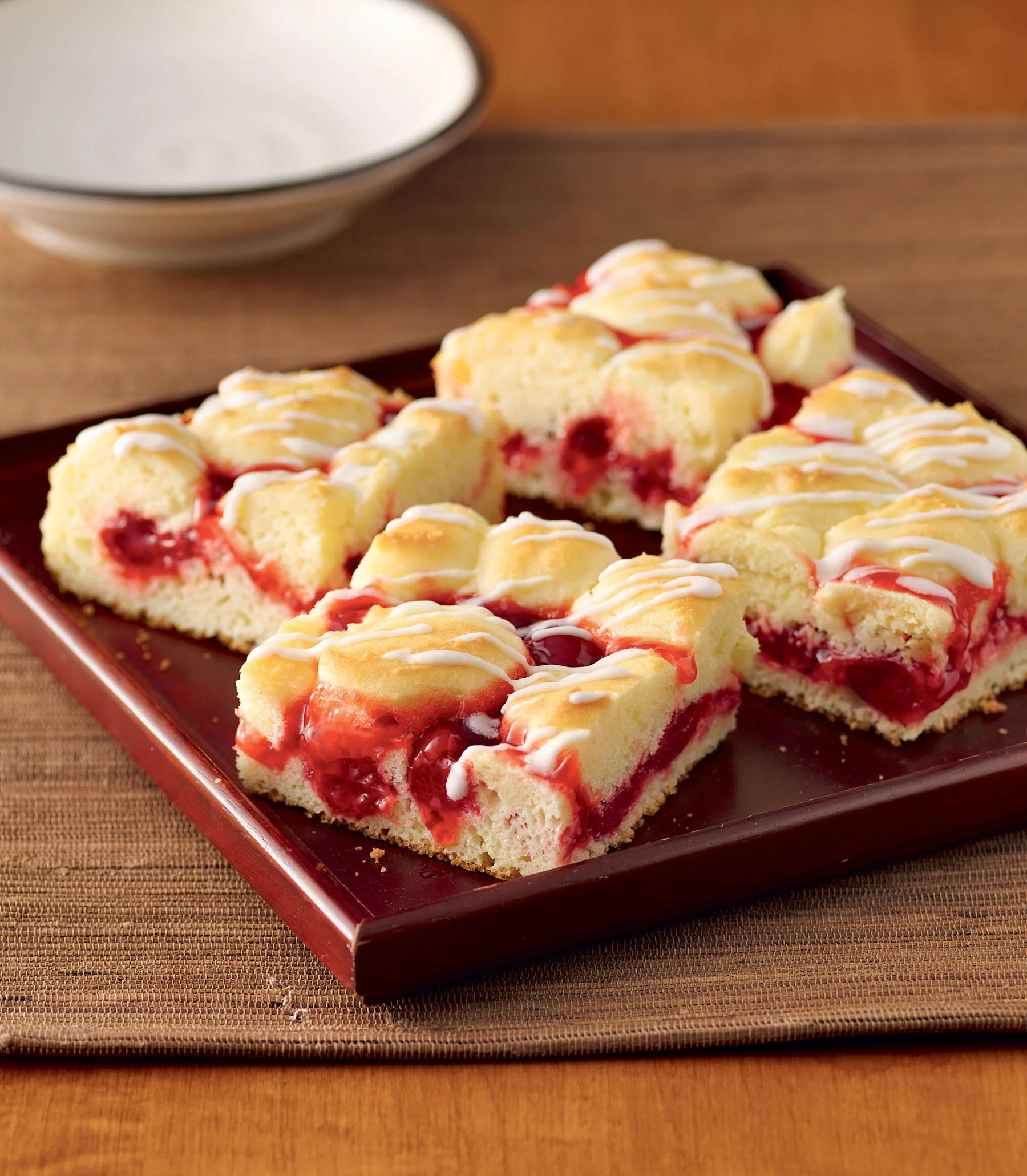 Betty Crocker Bisquick Quick To The Table by Betty Crocker - Image 3