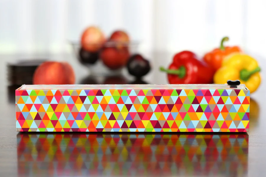 ChicWrap - Plastic Wrap Dispenser, Triangles - Image 3
