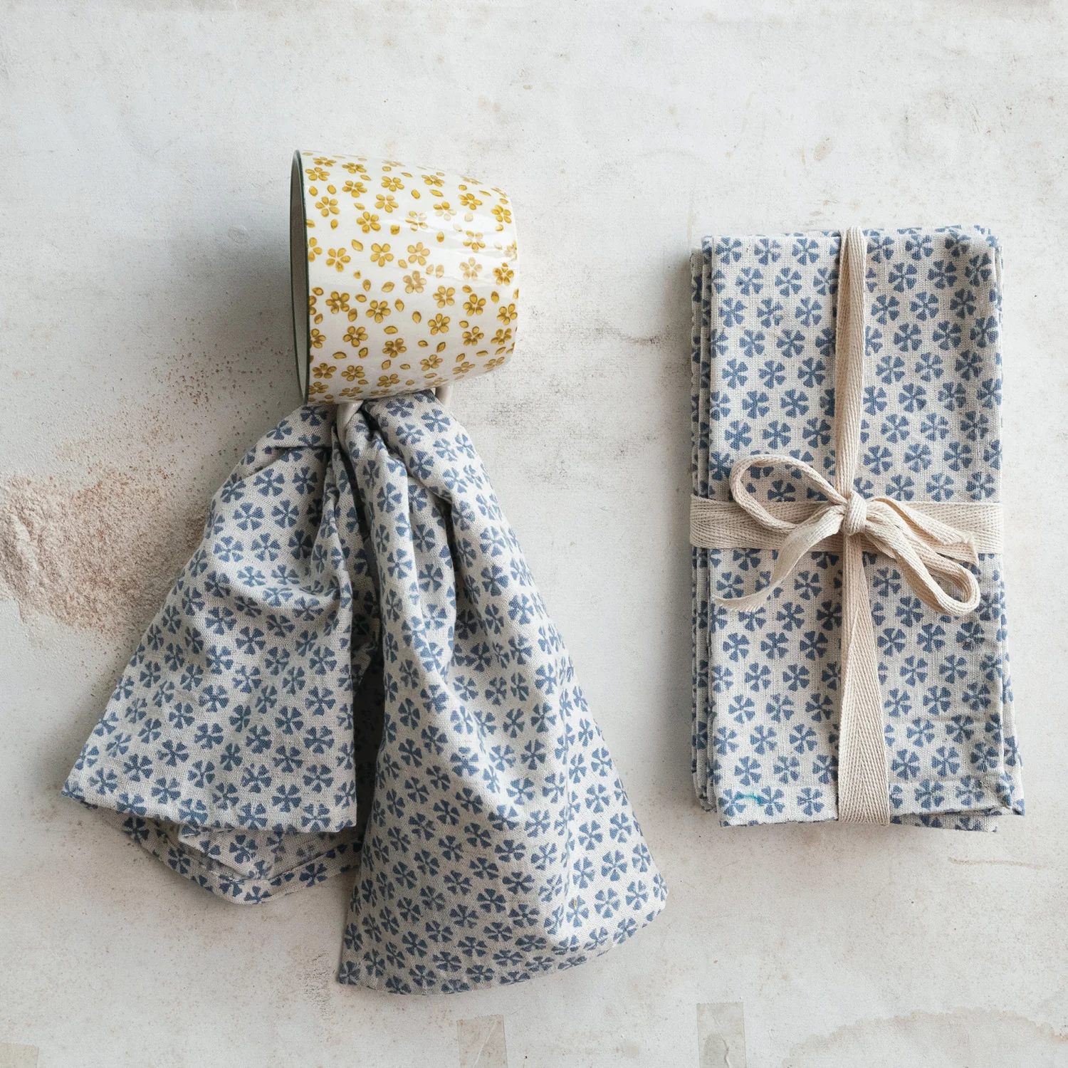 Creative Co-op - Blue and White Cotton & Linen Napkins with Flowers