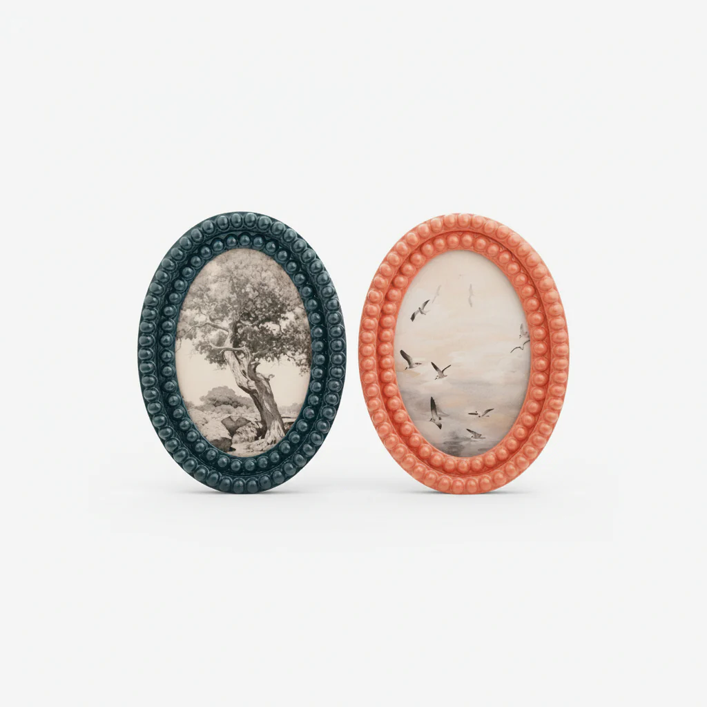 Creative Co-op - Oval Resin Bobbin Photo Frame