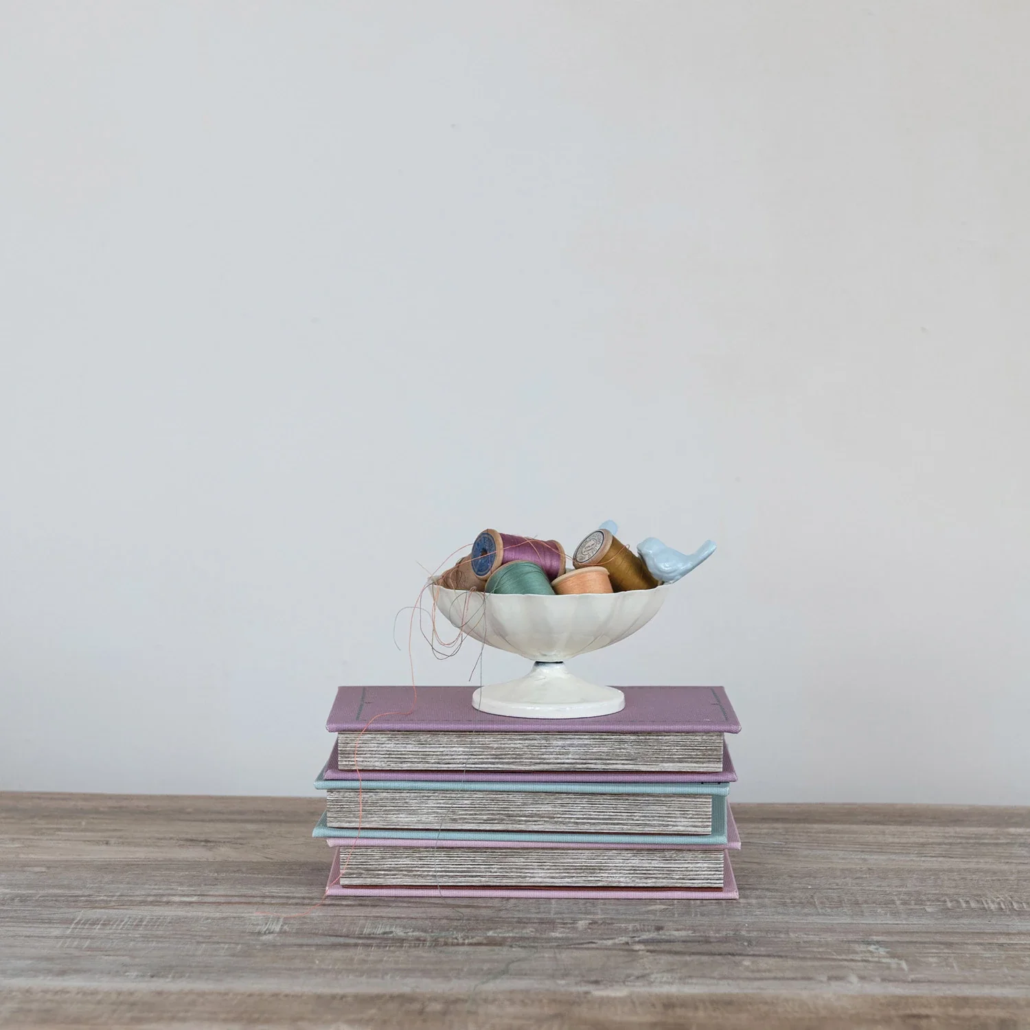 Creative Co-op - Scalloped Metal Bowl with Birds on Rim