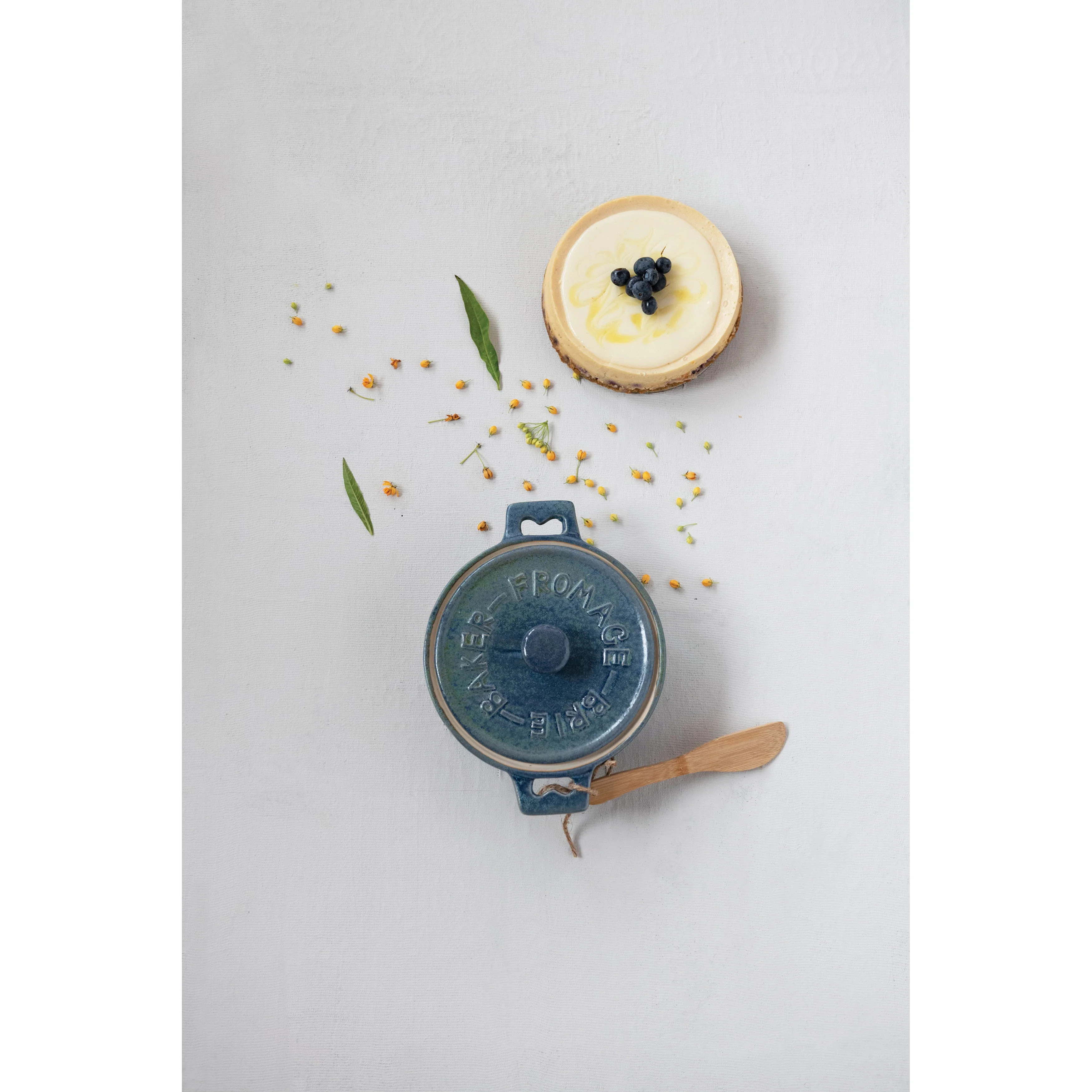 Creative Co-op - Stoneware Brie Baker with Bamboo Spreader, Blue