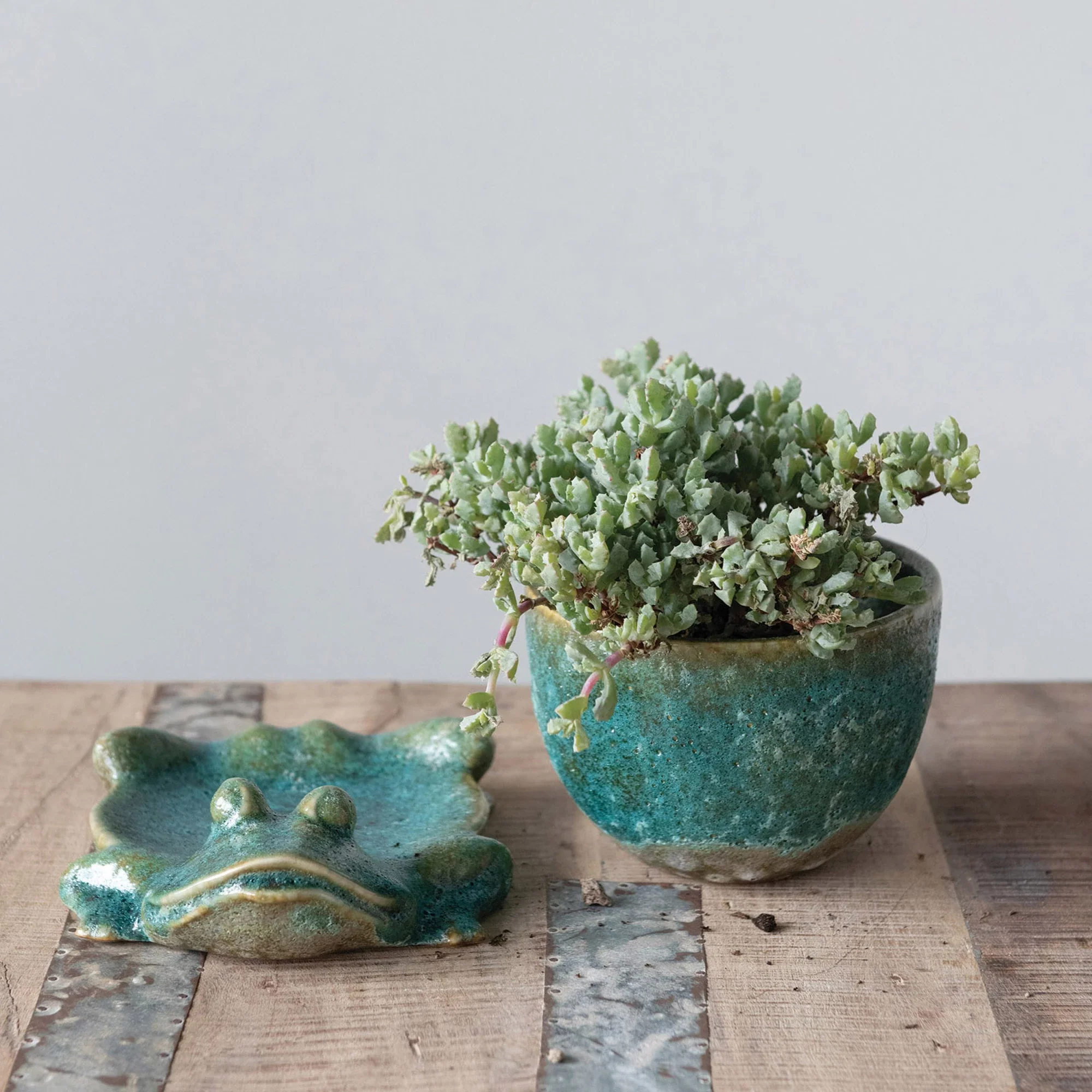Creative Co-op - Stoneware Planter with Frog Base - Image 3