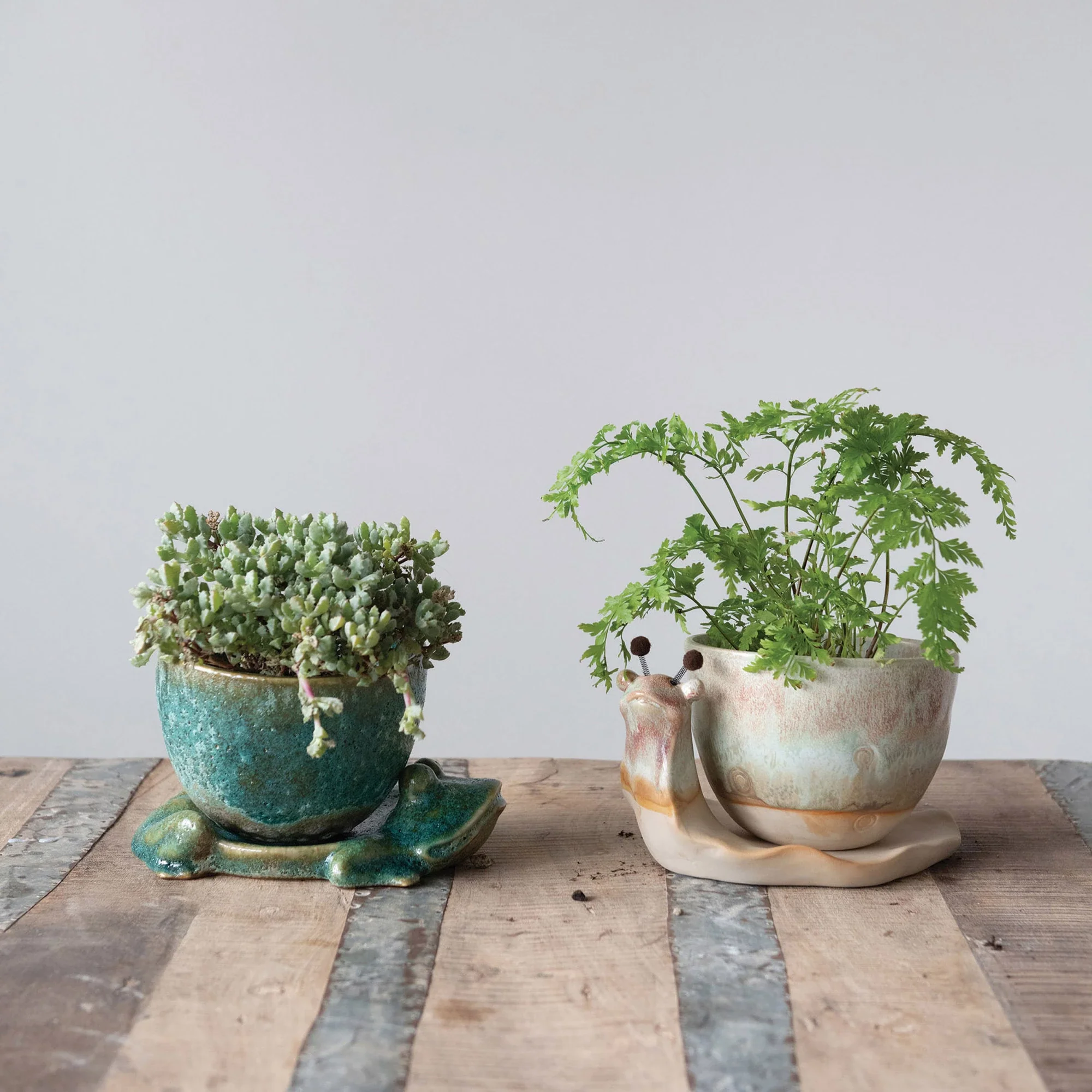 Creative Co-op - Stoneware Planter with Frog Base - Image 4