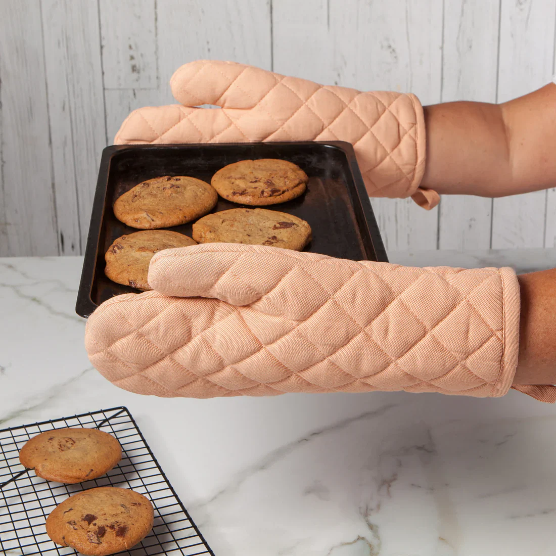 Danica - Heirloom Stonewash Oven Mitt, Nectar - Image 2