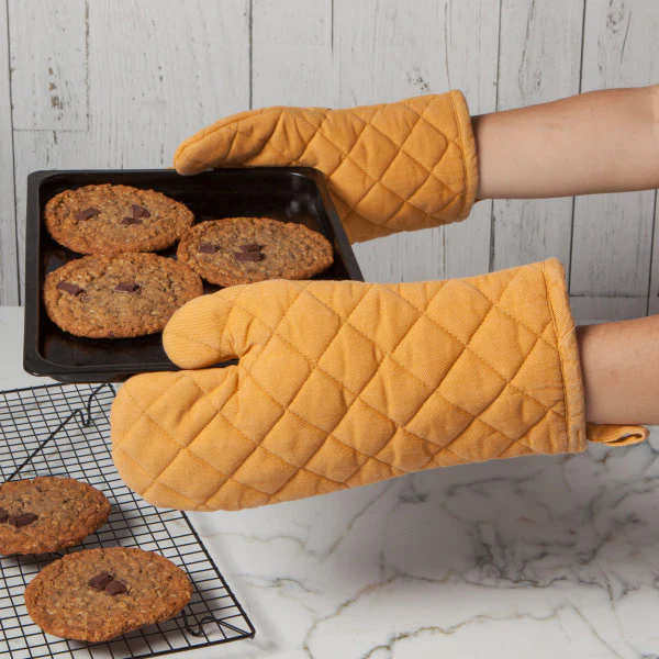 Danica - Heirloom Stonewash Oven Mitt, Ochre Gold - Image 2