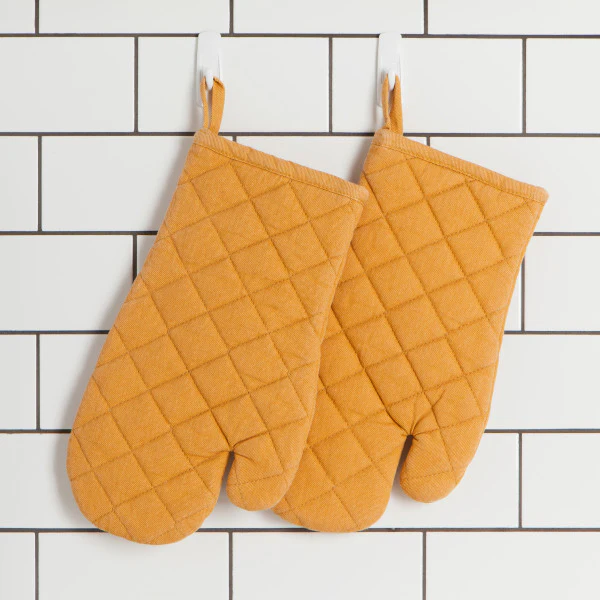 Danica - Heirloom Stonewash Oven Mitt, Ochre Gold - Image 3