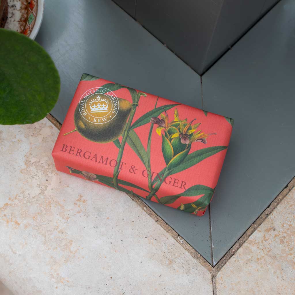 English Soap Company - Bergamot & Ginger Bar Soap - Image 3