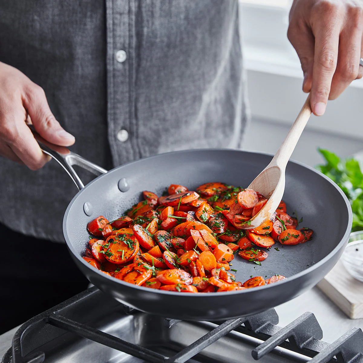 Greenpan - Valencia Pro Ceramic Nonstick Frypan, 11 Inch - Image 4