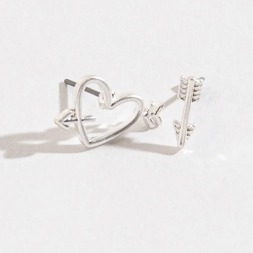 Howard's - Nickle Free Silver Stud Earrings - Image 19