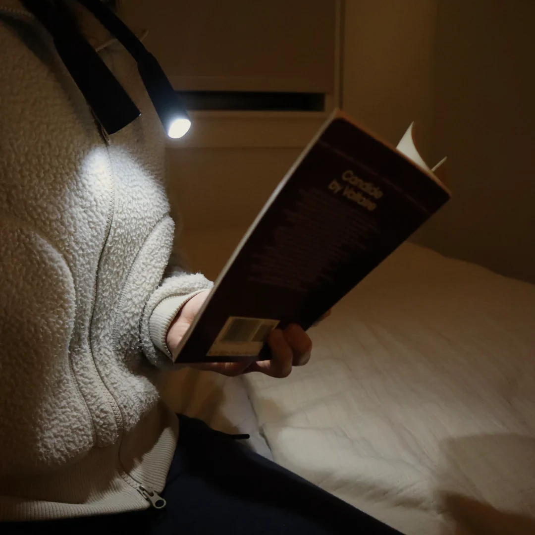 Kikkerland - Hands-Free Book Light - Image 3