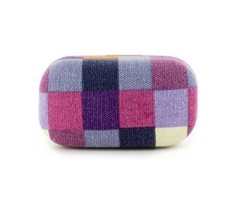 Kikkerland - Plaid Travel Case - Image 3