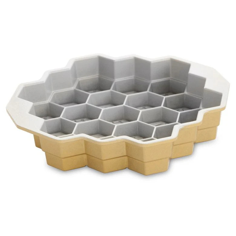 NordicWare - Honeycomb Pull-Apart Cakelet Pan - Image 3
