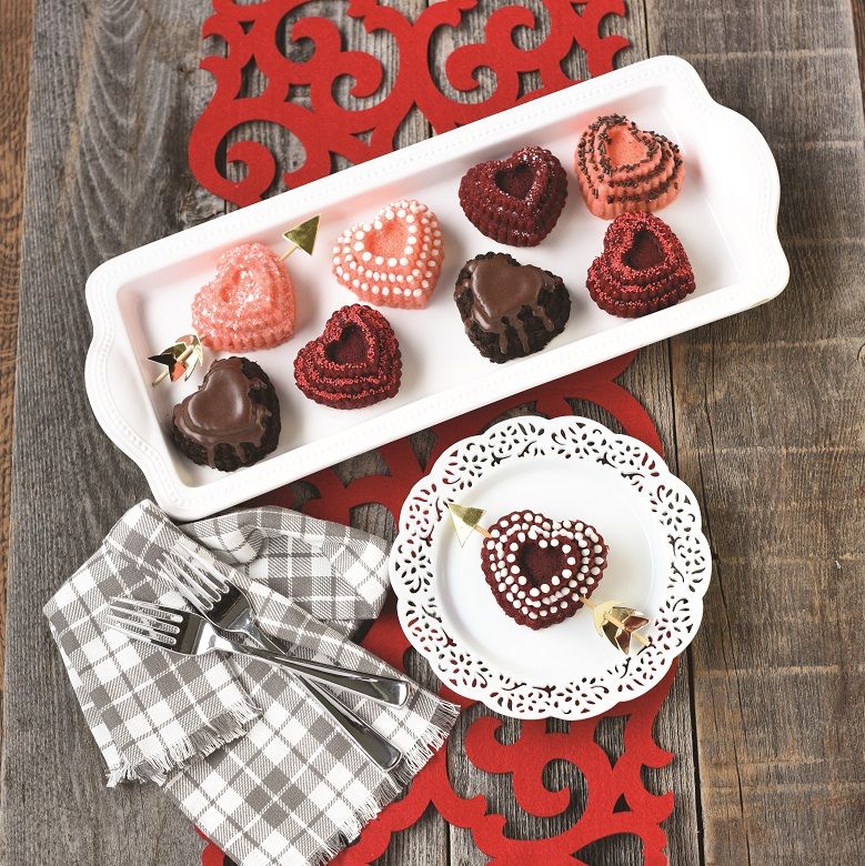 NordicWare - Tiered Heart Cakelet Pan