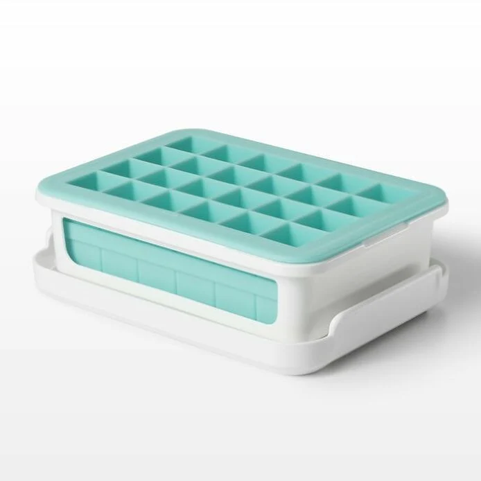 OXO - Covered Silicone Ice Cube Tray, Cocktail Cubes - Image 3
