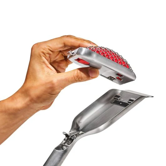 OXO - Good Grips Coiled Grill Brush - Image 4