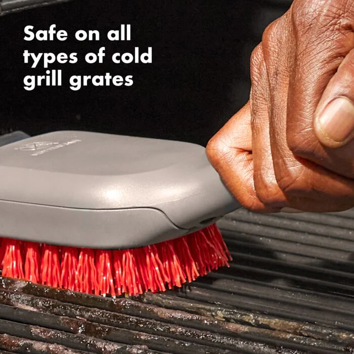 OXO - Nylon Grill Brush for Cold Cleaning - Image 3