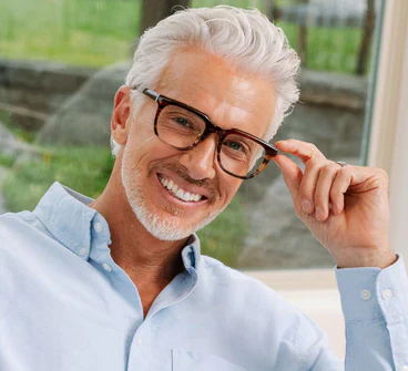 Peepers - Crawford Blue Light Reading Glasses, Brown Ombre Horn - Image 4