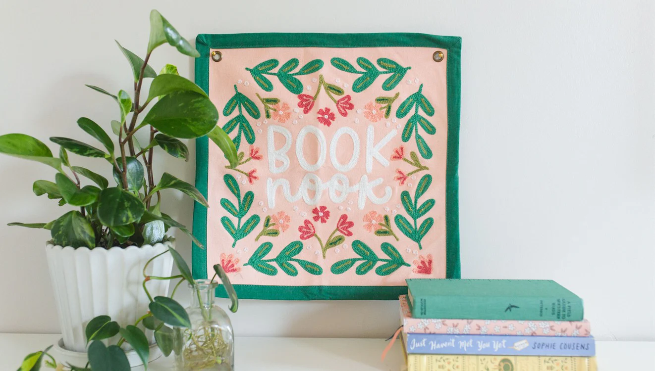 Pippi Post - Book Nook Canvas Banner