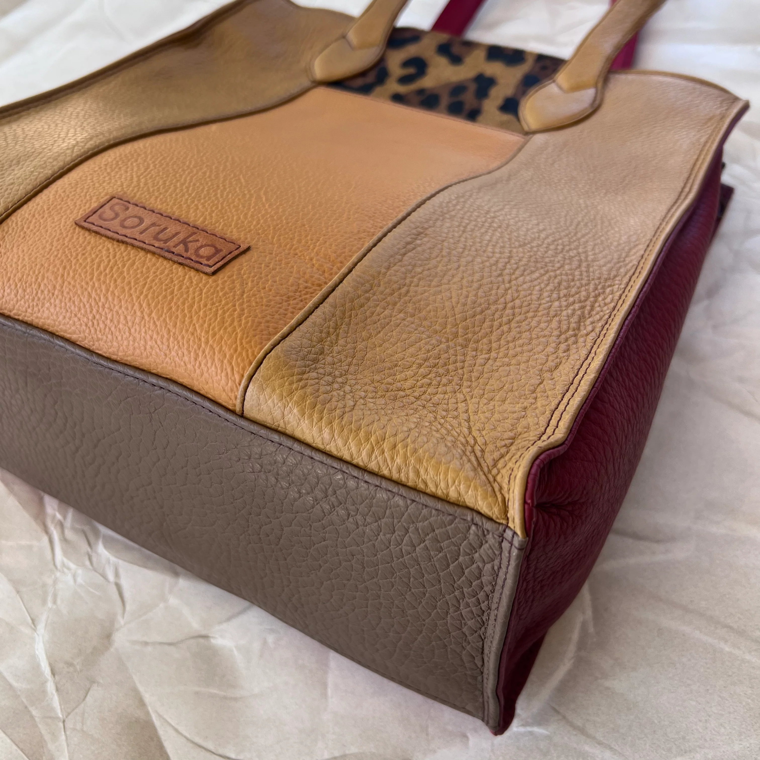 Soruka - Giselle Tote, Honey & Cranberry - Image 3