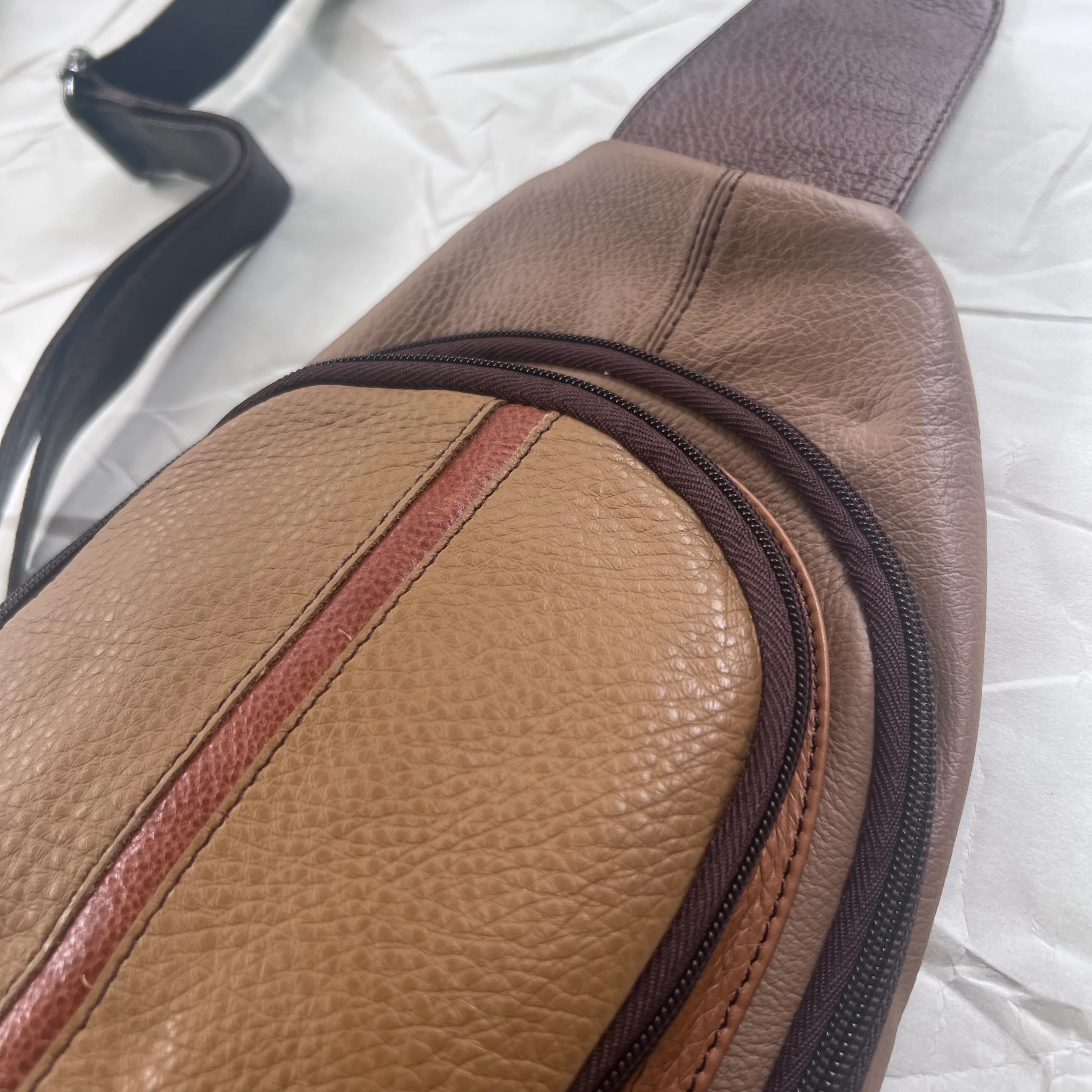 Soruka - Gregg Sling Bag, Caramel - Image 3