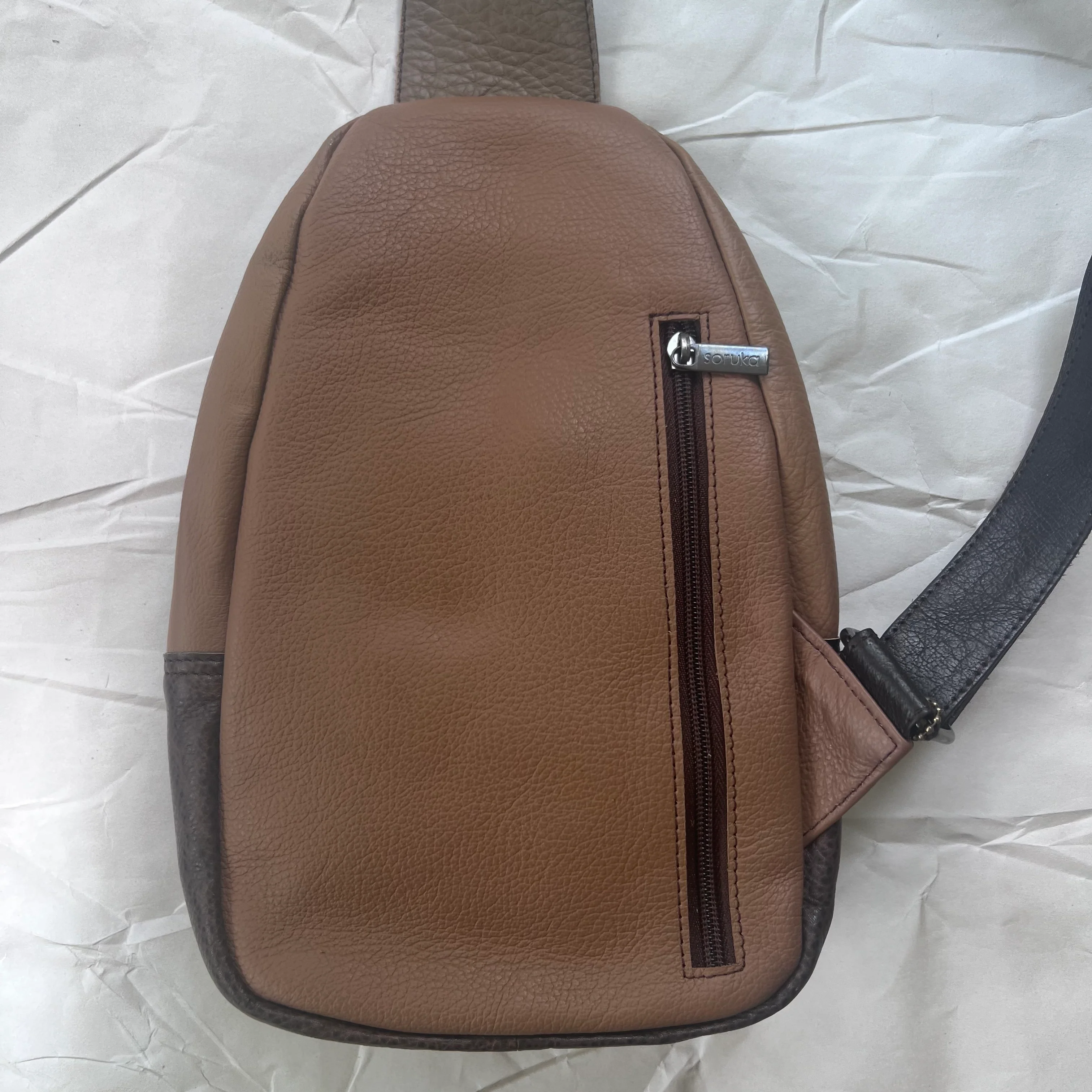 Soruka - Gregg Sling Bag, Caramel - Image 4
