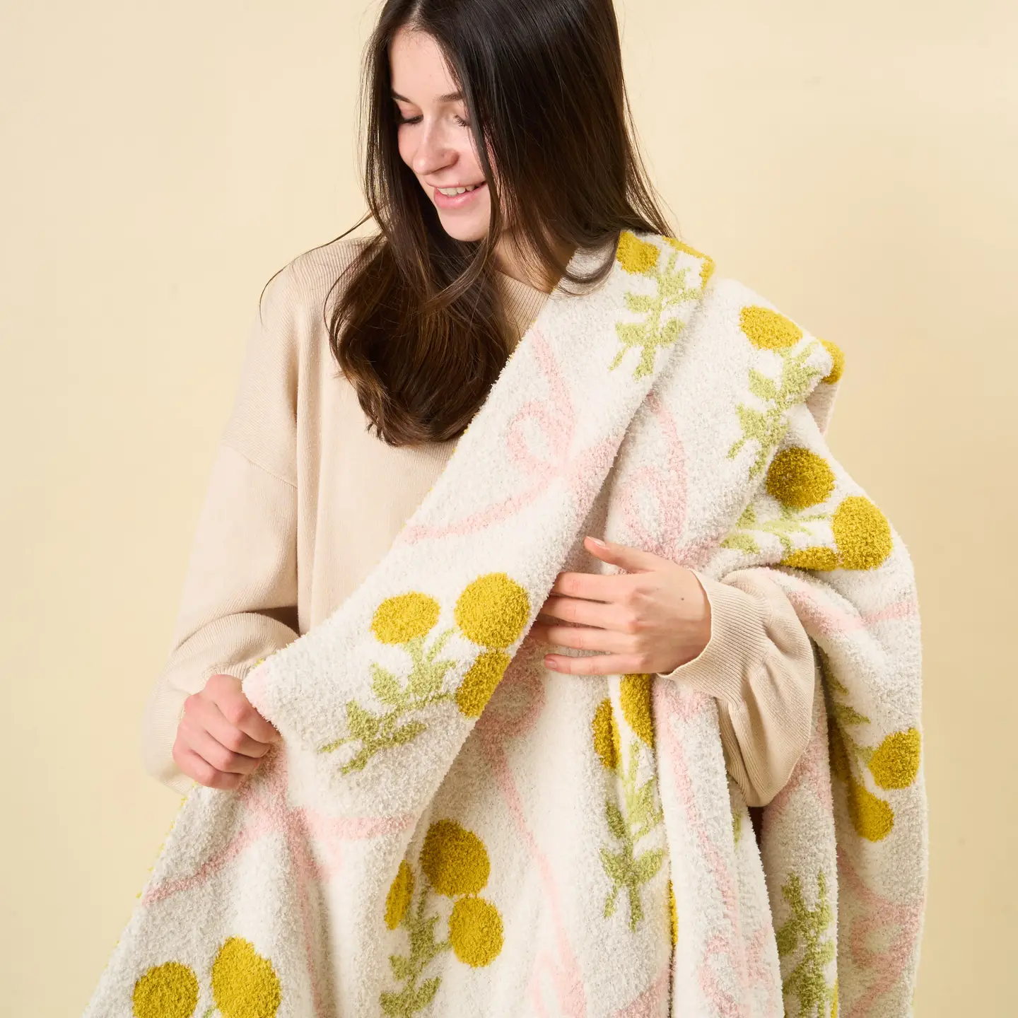 The Darling Effect - Cozy Dreams Luxe Blanket, Pink Marigold Lane - Image 4