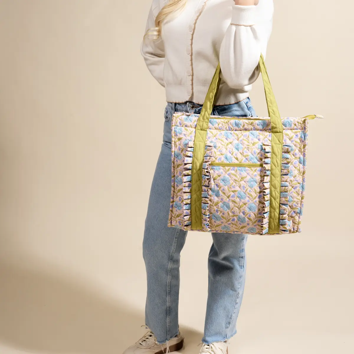 The Darling Effect - Everyday Quilted Tote Bag, Aqua Poppin' Petals - Image 3