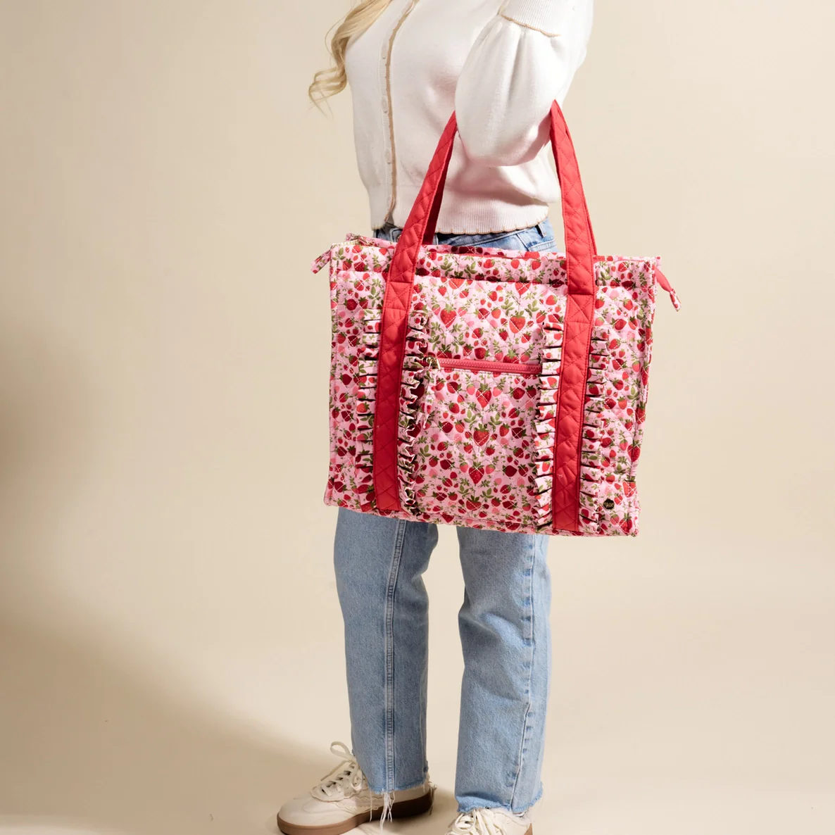 The Darling Effect - Everyday Quilted Tote Bag, Strawberry Fields - Image 3