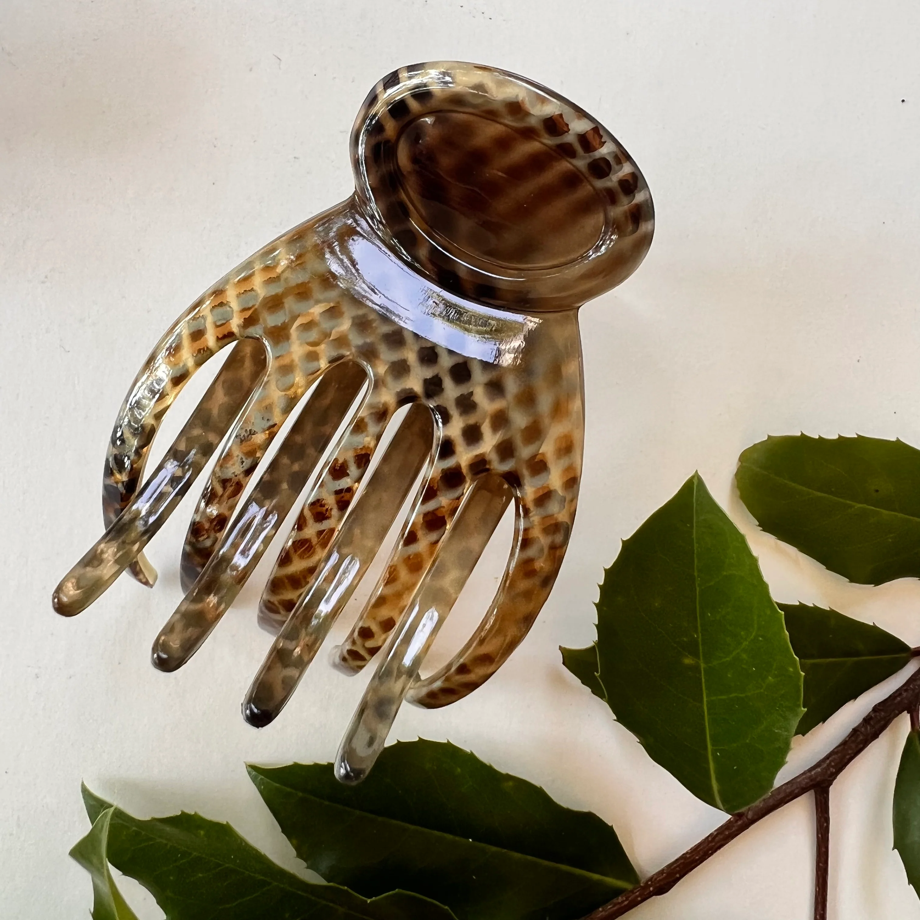 The French Atelier - Yoga Hair Clip - Image 3