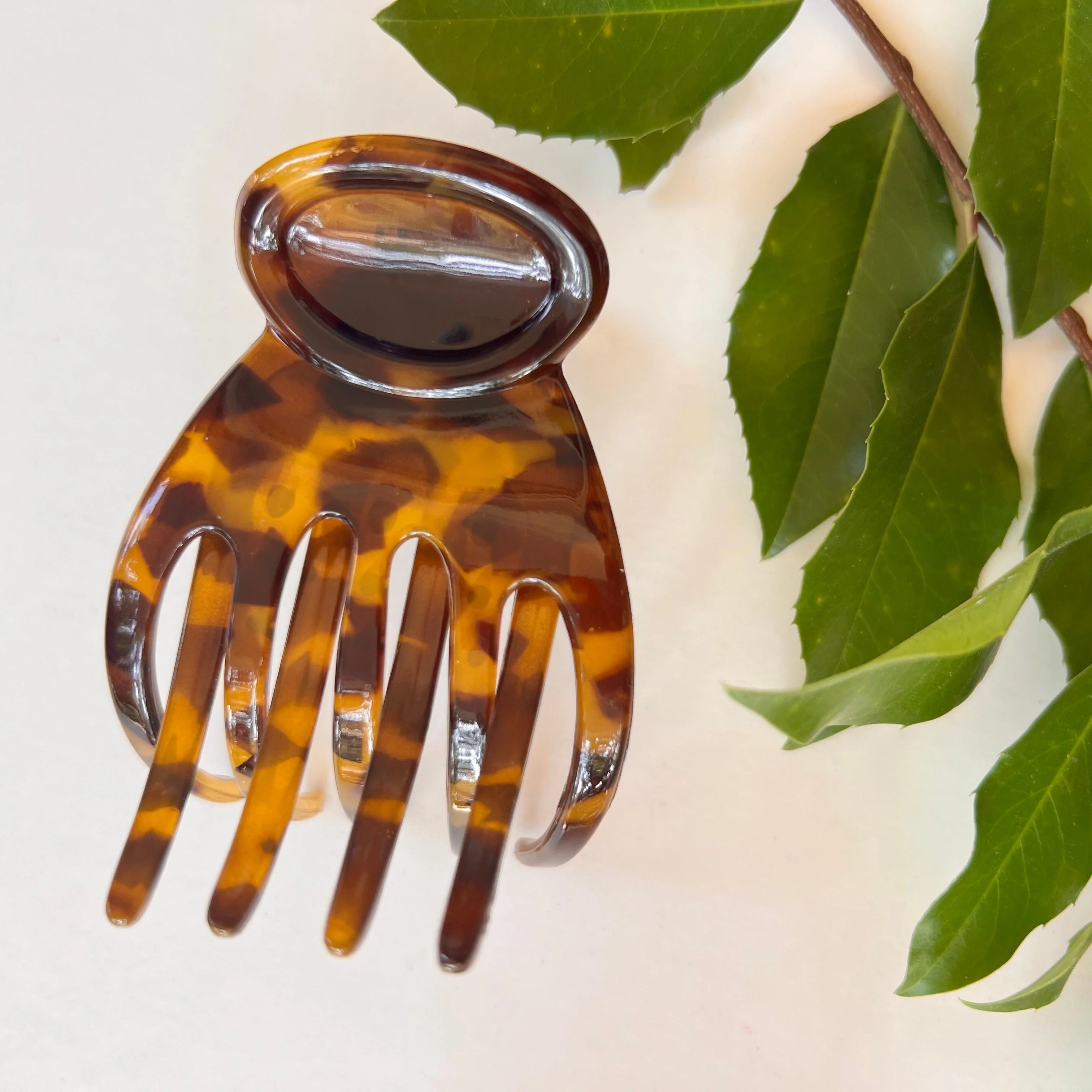 The French Atelier - Yoga Hair Clip - Image 4