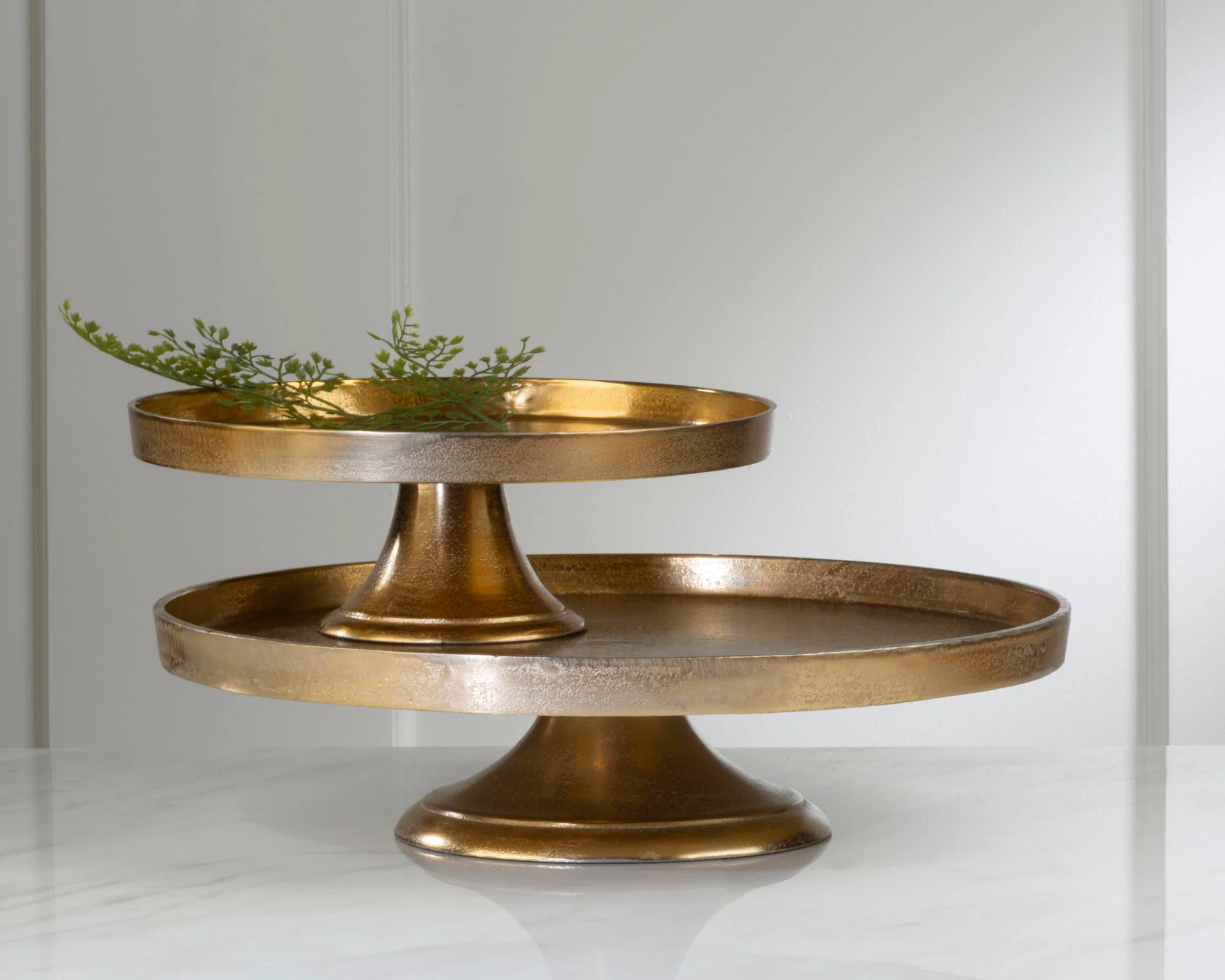 Tripar - Round Bronze Pedestal