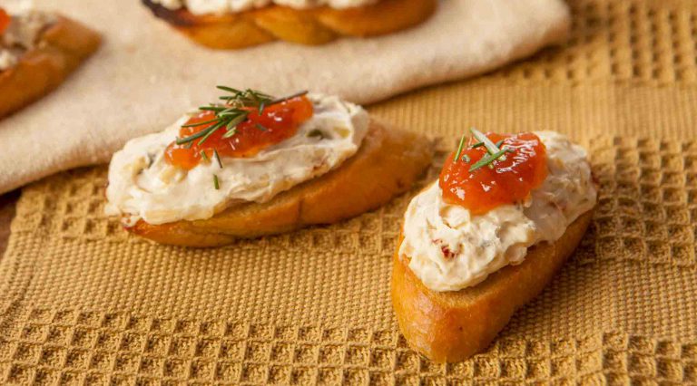Wind & Willow - Jalapeno Peach Cheeseball & Appetizer Mix - Image 3